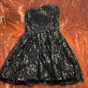 Sweetheart neck sleeveless dress